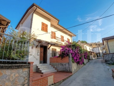 Foto Villa bifamiliare a Carrara Perticata, Bonascola, Nazzano di 145 m²