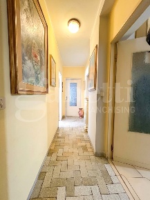 Foto Appartamento a Carrara Avenza di 88 m² con 3 locali in vendita