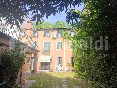 Foto Villa bifamiliare a Padova Santa Sofia - Altinate di 248 m² in vendita