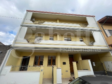 Foto Appartamento in Via RENZO CHERCHI 9, Oristano Centro di 78 m²