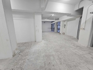 Foto Box in Via Martiri della Libertà 104BR, Campomorone Centro di 17 m²