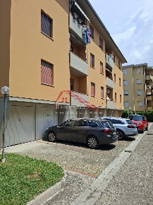 Foto Appartamento a Cascina Centro di 76 m² con 5 locali in vendita