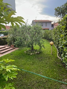 Foto Villa unifamiliare a San Giuliano Terme Ghezzano di 100 m² in vendita
