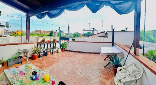 casa indipendente in vendita a Cascina in zona Navacchio