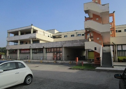 Foto Ufficio a Magenta Centro di 86 m² con 3 locali in vendita
