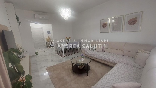Foto Appartamento a Pontedera Oltrera di 120 m² con 6 locali in vendita