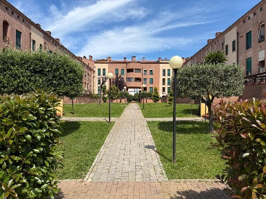 Foto Appartamento a Livorno Scopaia di 120 m² con 5 locali in vendita