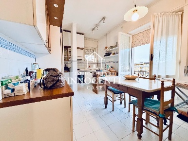 Foto Appartamento a Massa Centro di 100 m² con 3 locali in vendita