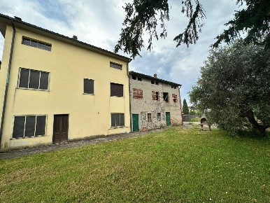 Foto Casa indipendente a Capannori Lammari - Lunata di 300 m² con 12 locali