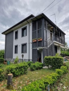 Foto Appartamento a Massa Ronchi - Poveromo di 125 m² con 6 locali