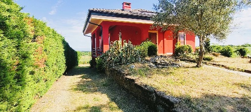 Foto Villa unifamiliare a Pralormo con 8 locali in vendita