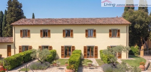 Foto Case semi ndipendenti a Asciano di 160 m² con 6 locali in vendita