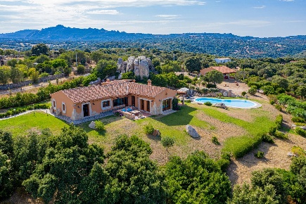 Foto Villa singola in loc. Micaloni vicinanze di OLBIA, Olbia di 240 m²