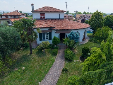 Foto Villa unifamiliare in VIA LEONARDO DA VINCI, Mornico al Serio
