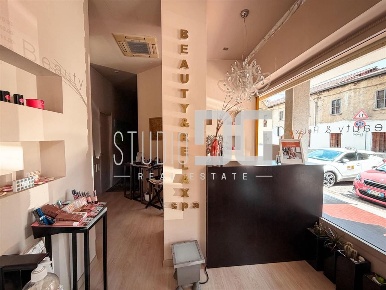 Foto Servizi alla persona in Via Antonio Monti, Seveso Centro di 50 m²