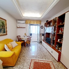 Foto Appartamento in Via Piemonte, Bari di 110 m² con 3 locali in vendita
