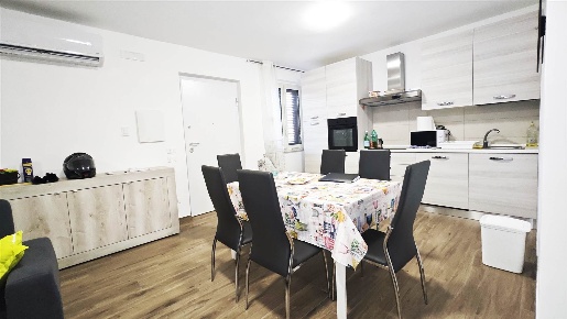 Foto Appartamento in Via Forcella, Lenola Centro di 80 m² con 4 locali