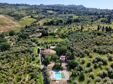 Foto Rustico a Volterra Prato D'Era di 454 m² con 24 locali in vendita