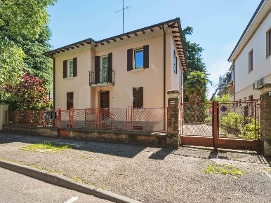 Foto Appartamento a Vignola Centro di 100 m² con 3 locali in vendita