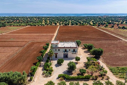 Foto Casa indipendente in contrada pettolecchia, Fasano di 619 m²