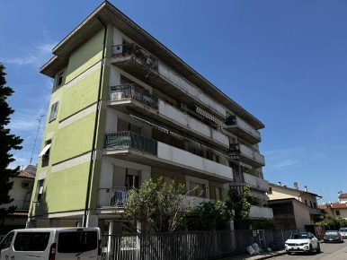 Foto Appartamento in VIA TOCE 5, Verona Santa Lucia - Golosine di 130 m²