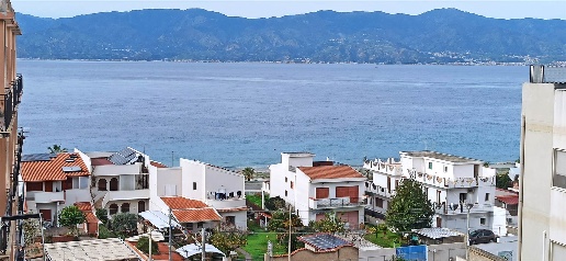 Foto Appartamento in Via Enrico De Nicola 13, Reggio di Calabria di 80 m²
