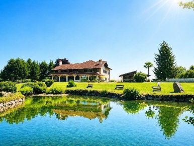 Foto Rustico a Meina Ghevio di 700 m² con 20 locali in vendita