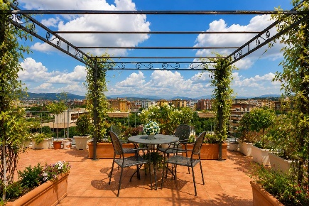 Foto Appartamento a Firenze Novoli di 189 m² con 8 locali in vendita