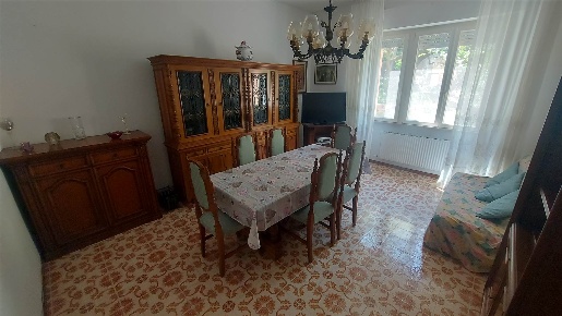 Foto Appartamento a Ancona Collemarino di 85 m² con 5 locali in affitto