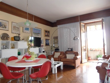 Foto Appartamento a San Giovanni Valdarno di 120 m² con 5 locali in vendita
