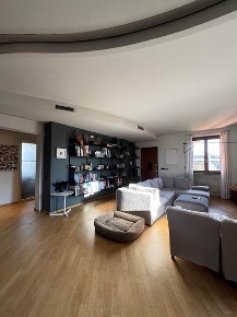 Foto Villa bifamiliare a Piacenza Montale di 250 m² con 9 locali in vendita