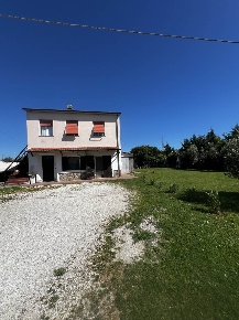 Foto Appartamento a Piombino di 95 m² con 6 locali in vendita