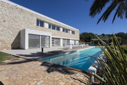 Foto Villa unifamiliare a Scicli Centro di 300 m² con 5 locali in vendita