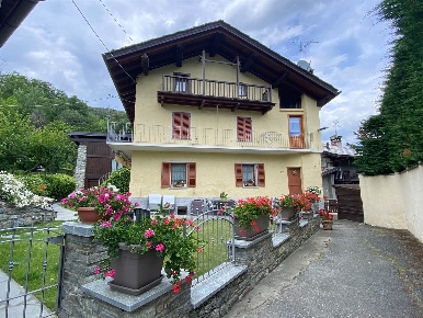 Foto Casa indipendente in Frazione Ville 70, Challand-Saint-Victor