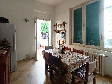 Foto Appartamento a Firenze di 100 m² con 6 locali in vendita