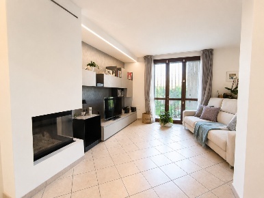 Foto Villa a schiera in via Monte Sabotino, Agliana Centro di 200 m²