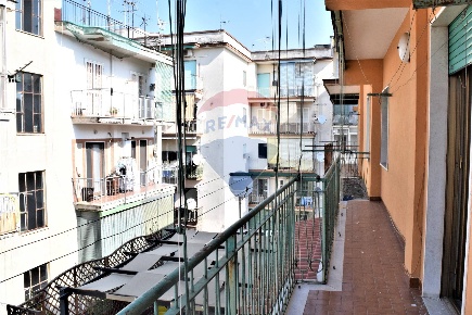 Foto Appartamento in Via Abate Desiderio 45, Napoli Secondigliano di 90 m²