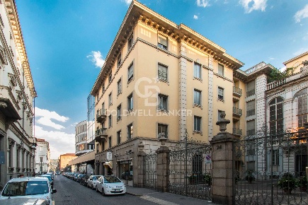 Foto Appartamento in Via Giolitti 24, Torino Via Roma di 65 m² con 2 locali