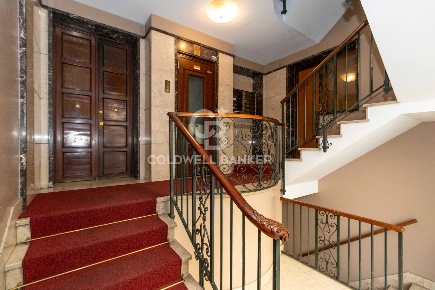 Foto Appartamento in Via Giolitti 24, Torino Via Roma di 65 m² con 2 locali