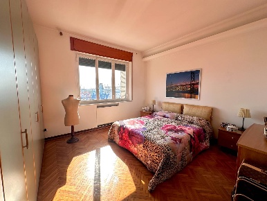 Foto Appartamento in Via Milano 40, Genova Dinegro di 90 m² con 5 locali