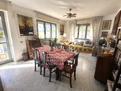 Foto Appartamento in via M. Buonarroti, Viareggio in vendita