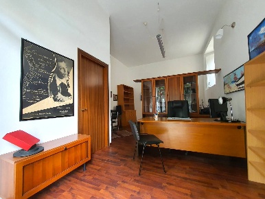 Foto Ufficio in via della Stazione, Catanzaro Sala di 30 m² con 1 locali