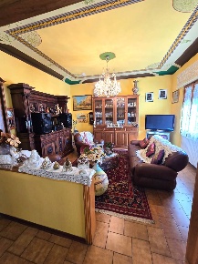 Foto Villa unifamiliare a San Giovanni Valdarno di 180 m² con 6 locali