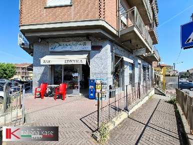Foto Attività commerciale in via Circonvallazione, Gassino Torinese