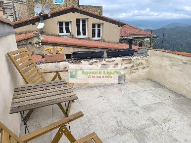 Foto Appartamento in via poggiolino 4, Perinaldo di 162 m² con 9 locali