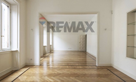 Foto Ufficio in Via Cappuccio 14, Milano Carrobbio di 320 m² con 10 locali