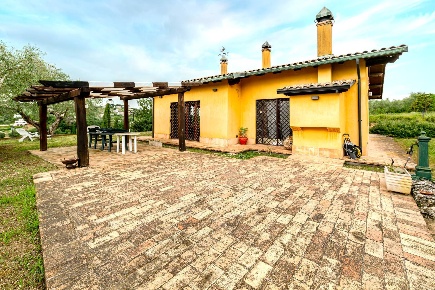 Foto Villa unifamiliare in via Fonte Lettiga 86, Mentana di 260 m²