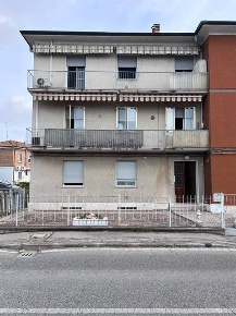 Foto Appartamento in Via Briosi 9, Ferrara Via Pomposa di 75 m² in vendita