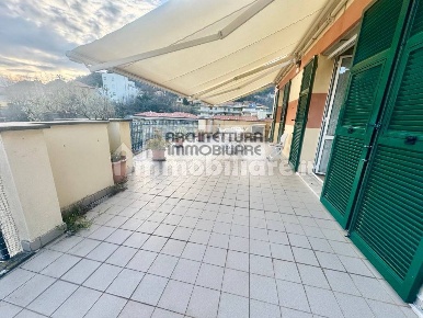 Foto Appartamento in VIA MONTEGRAPPA, Varazze Centro di 75 m² con 2 locali