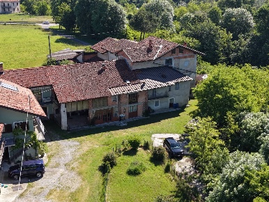 Foto Casa indipendente in Strada di Gratteria 15, Mondovì di 183 m²